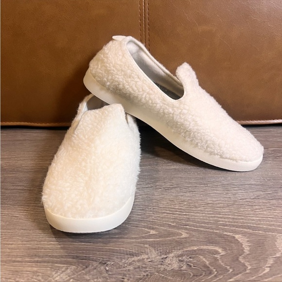 ALLBIRDS Natural White Merino Wool Lounger Fluffs Slip On Shoes Size 8 LIKE NEW - Picture 2 of 11